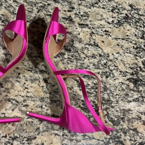 Jewel Badgley Mischka Satin Heels - Picture 9 of 12